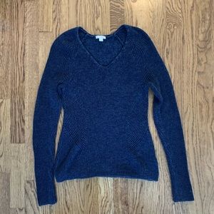 Gap sweater